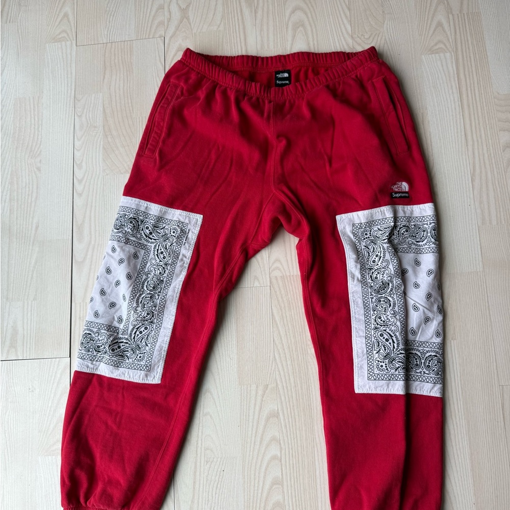RARE SUPREME X THE NORTH FACE COLLAB SWEATPANTS